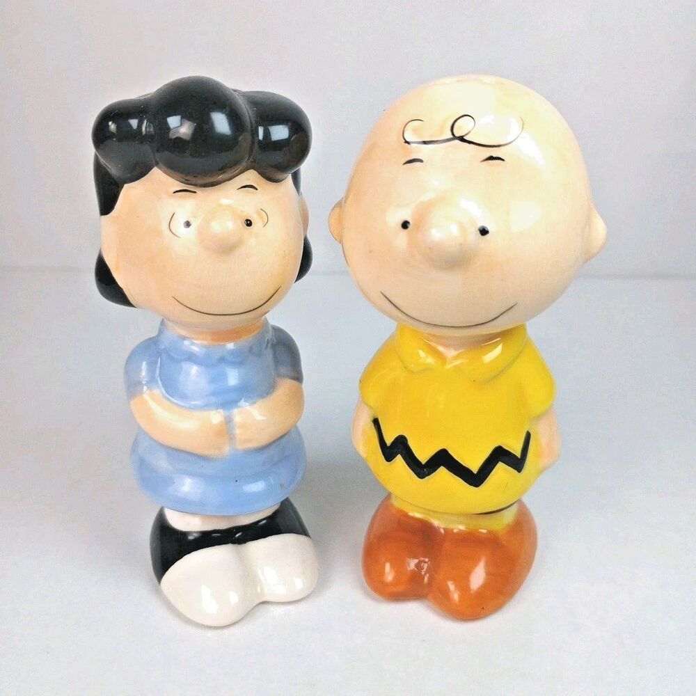 Peanuts Charlie Brown Lucy Ceramic Salt Pepper Shaker Set Feature Syndicate 4"